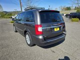 Used 2016 Chrysler Town & Country Touring image 4