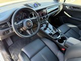 Used 2025 Porsche Macan image 4