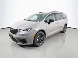 New 2025 Chrysler Pacifica Limited image 3