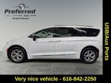 Used 2023 Chrysler Pacifica Limited image 2