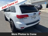 Used 2018 Jeep Grand Cherokee Laredo image 3