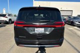Used 2023 Chrysler Pacifica Touring-L image 5