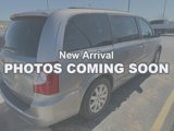 Used 2015 Chrysler Town & Country Touring image 2