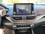 Used 2024 Nissan Altima 2.5 SV image 3