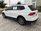 Used 2020 Volkswagen Tiguan SE image 3