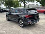 Used 2022 Volkswagen Taos SE image 4