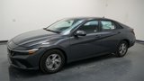 Used 2025 Hyundai Elantra SE image 4