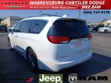Used 2017 Chrysler Pacifica Limited image 4