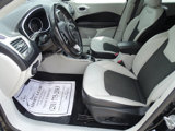 Used 2017 Jeep Compass Latitude image 2