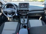 Used 2022 Hyundai Kona SE image 2