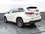 Used 2018 Toyota Highlander XLE image 3