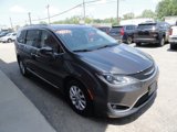 Used 2017 Chrysler Pacifica Touring-L image 6