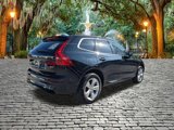 Used 2022 Volvo XC60 B5 Momentum image 3