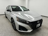 Used 2023 Nissan Altima 2.5 SR w/ SR Premium Package image 2