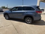 Used 2019 Toyota Highlander XLE image 2