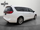 New 2025 Chrysler Pacifica Select image 3
