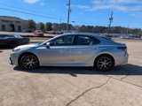 Used 2022 Toyota Camry SE image 4