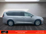 Used 2017 Chrysler Pacifica Touring-L image 3