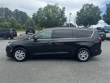 Used 2023 Chrysler Pacifica Touring-L image 2