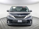 Used 2017 Toyota Sienna SE image 3