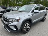 Certified 2022 Volkswagen Taos SE image 2