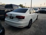 Used 2017 Volkswagen Jetta SE image 4