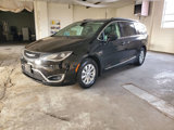 Used 2018 Chrysler Pacifica Touring-L Plus image 3