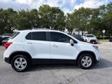 Used 2022 Chevrolet Trax LT w/ LT Convenience Package image 2