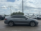 Used 2023 Volkswagen Jetta SE w/ Panoramic Sunroof Package image 5