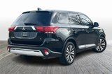 Used 2020 Mitsubishi Outlander SE image 2