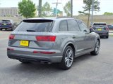 Used 2017 Audi Q7 3.0T Prestige image 2
