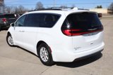 Used 2022 Chrysler Pacifica Touring-L image 5