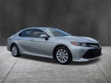 Used 2018 Toyota Camry LE image 2