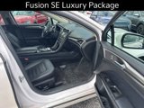 Used 2017 Ford Fusion SE w/ Fusion SE Technology Package image 4