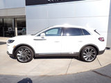 Used 2021 Lincoln Nautilus Reserve w/ Equipment Group 202A image 2