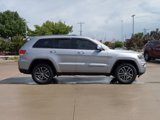 Used 2017 Jeep Grand Cherokee Limited w/ Luxury Group II image 4