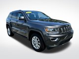 Used 2021 Jeep Grand Cherokee Laredo image 2