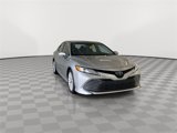 Used 2020 Toyota Camry XLE image 2