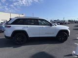 Used 2023 Jeep Grand Cherokee Altitude image 4