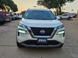 Used 2022 Nissan Rogue SV w/ SV Premium Package image 2