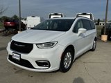 Used 2022 Chrysler Pacifica Touring-L image 3