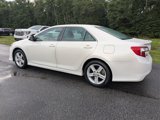 Used 2014 Toyota Camry L image 4
