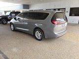 New 2025 Chrysler Pacifica Select image 3