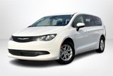Used 2023 Chrysler Voyager LX image 3