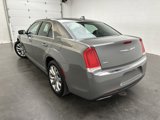 Used 2018 Chrysler 300 Touring L image 6