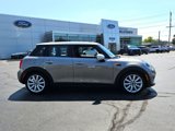 Used 2019 MINI Cooper 4-Door Hardtop image 5