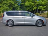 Used 2021 Chrysler Pacifica Touring-L image 3