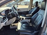 Used 2021 Chrysler Pacifica Touring-L image 4