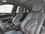 Certified 2024 Porsche Macan image 4