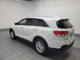 Used 2016 Kia Sorento LX w/ LX Convenience Package image 3